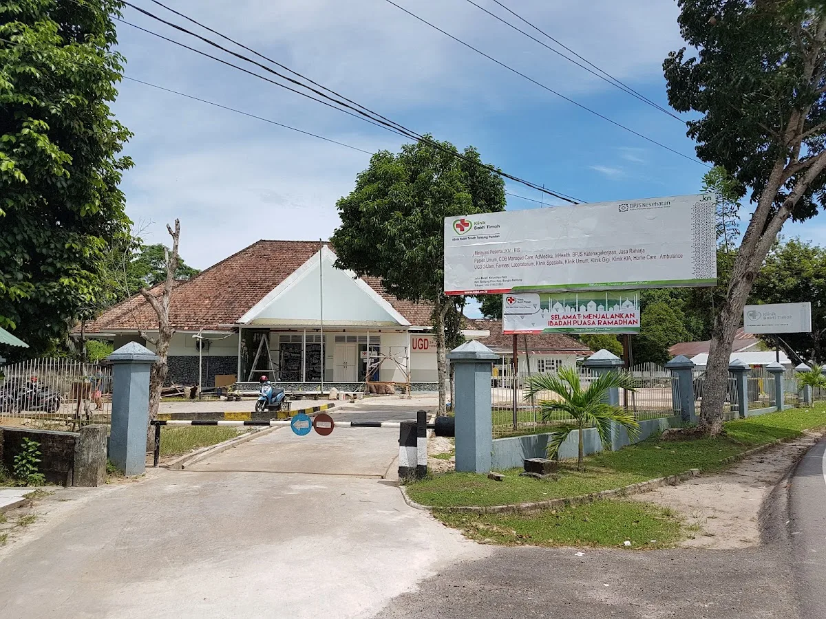 Foto fasilitas Klinik Bakti Timah Parittiga